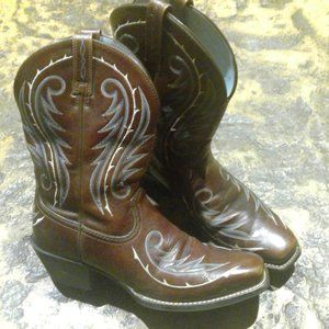 Ariat Cowgirl boots wearn on Yellowstone set in Darby Mt